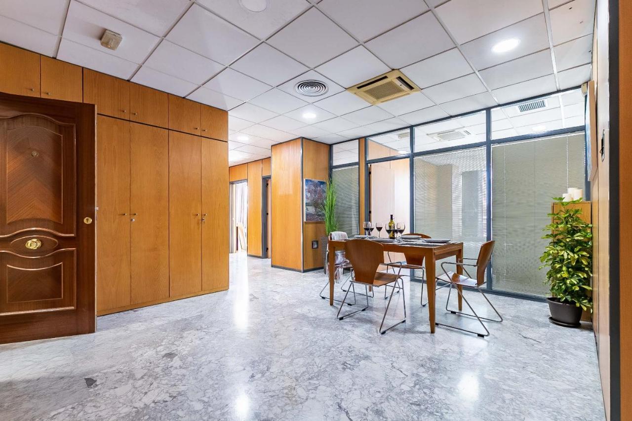 شقة Grand Soho Ofihouse مالقة المظهر الخارجي الصورة